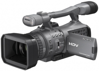 Цифровые видеокамеры Sony HDR-FX7E